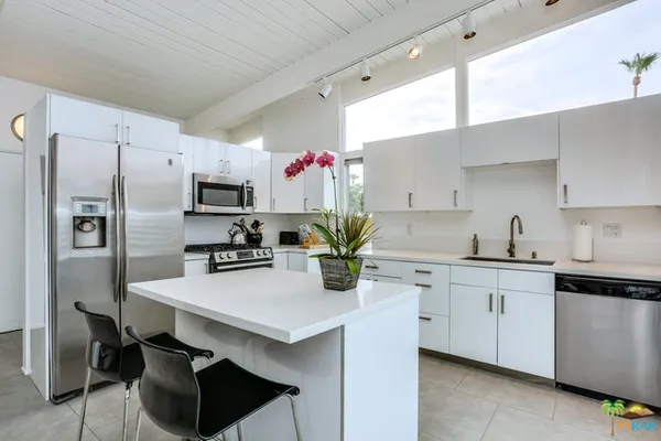 $7,560 | 688 East Spencer Drive, Palm Springs, CA 92262