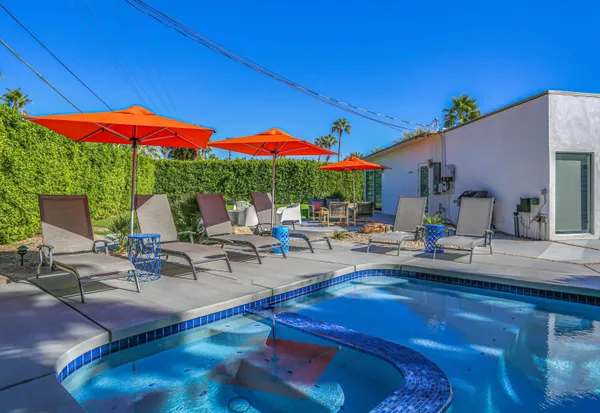 $7,560 | 688 East Spencer Drive, Palm Springs, CA 92262