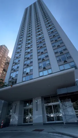 $2,300 | 1550 North Lake Shore Drive, Unit 2F, Chicago, IL 60610