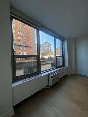 $2,300 | 1550 North Lake Shore Drive, Unit 2F, Chicago, IL 60610