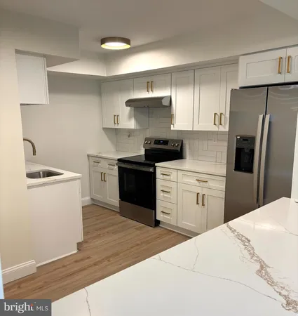 $249,999 | 115 East Kings Highway, Unit 211, Maple Shade, NJ 08052