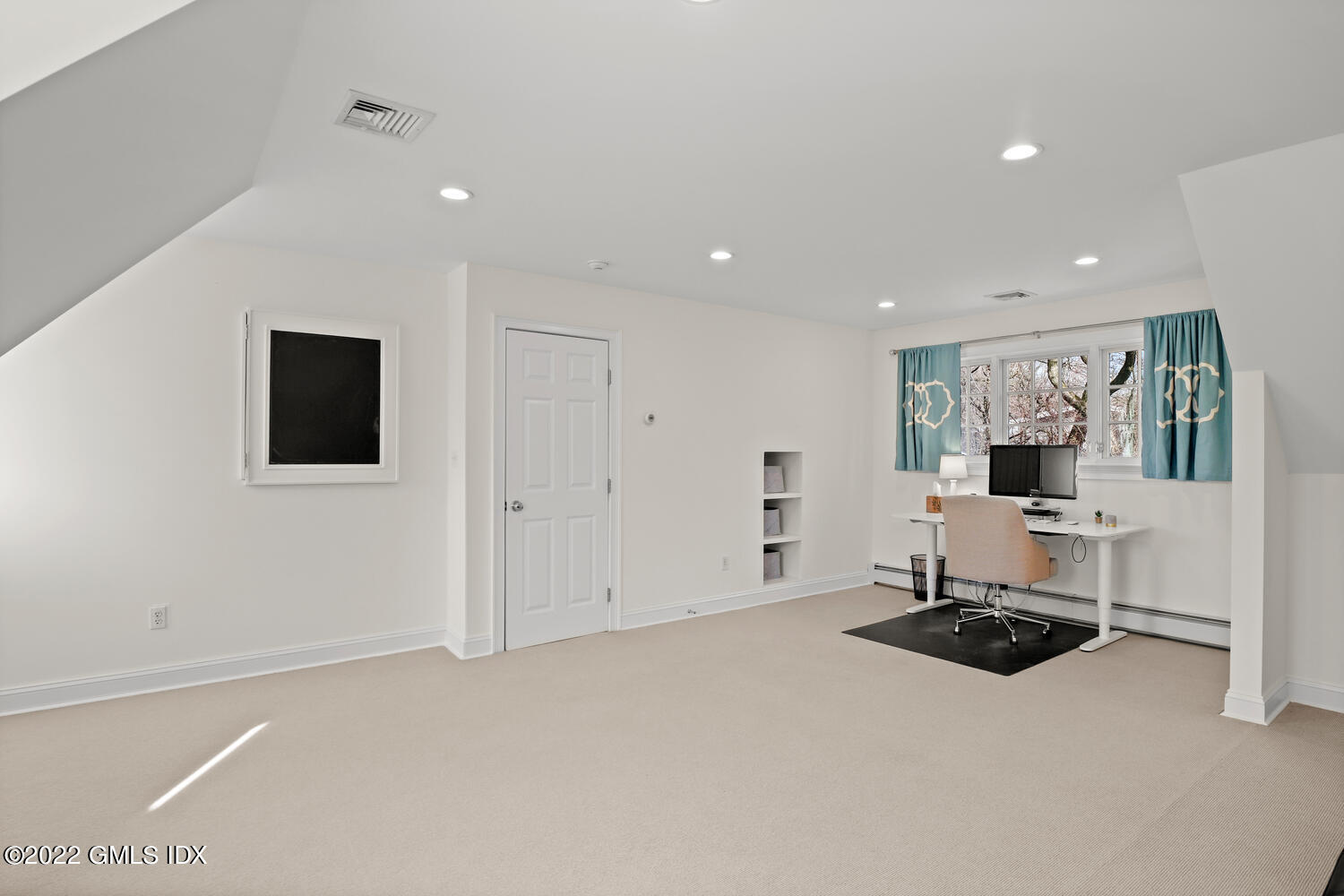 4 Rainbow Drive Riverside, CT 06878 - Photo 31 of 59 a living room with stainless steel appliances kitchen island granite countertop a stove and a refrigerator