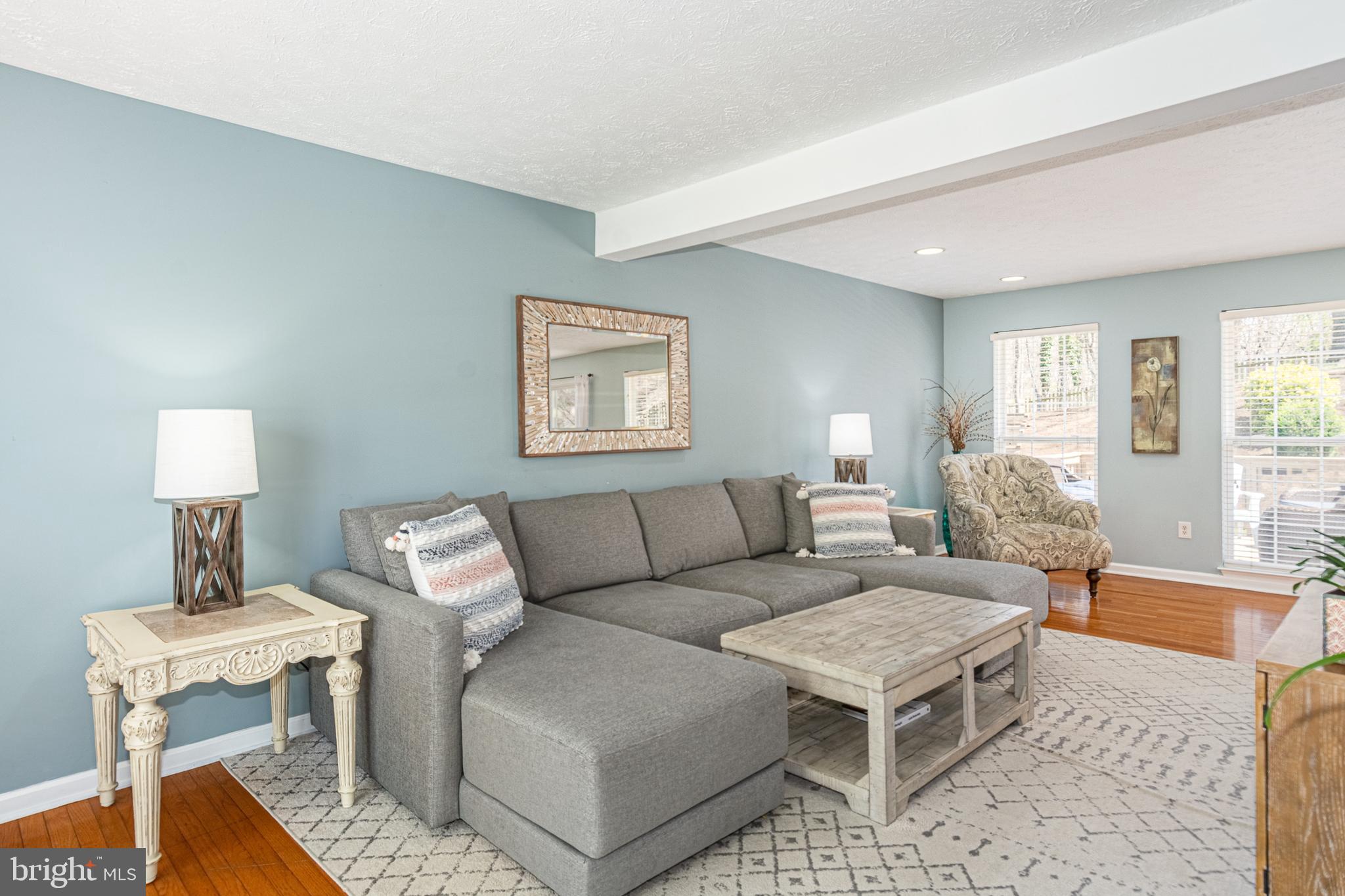 1433 Bretton View Road Annapolis, MD 21409 - Photo 3 of 40 Bright & Open Living Room