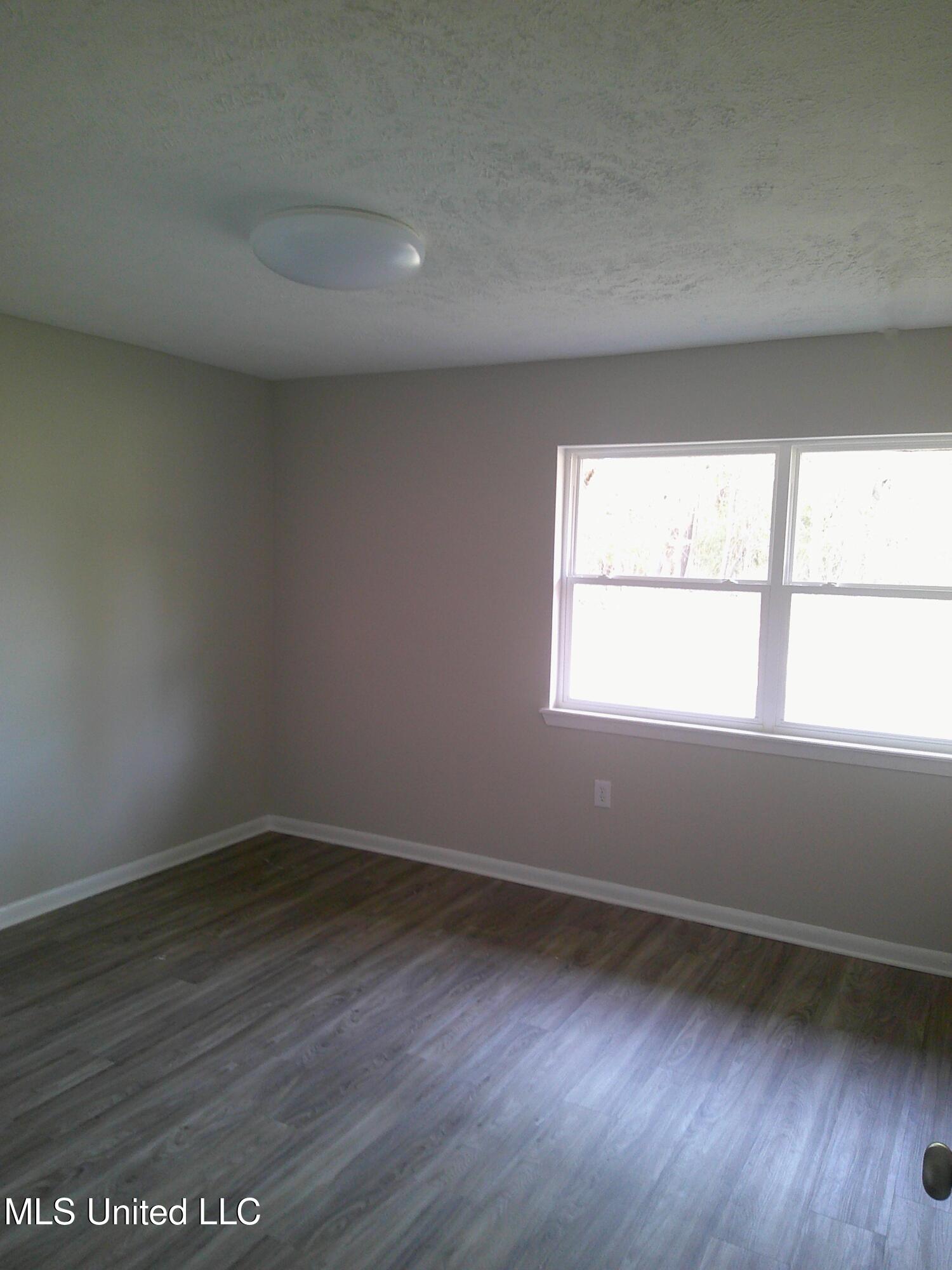 433 Meadowlark Drive, Unit B3 Canton, MS 39046 - Photo 5 of 7 5