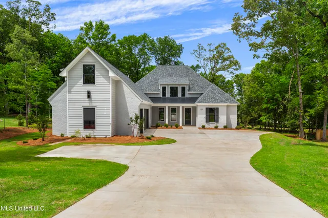 $888,500 | 231 Oakside Trail, Madison, MS 39110