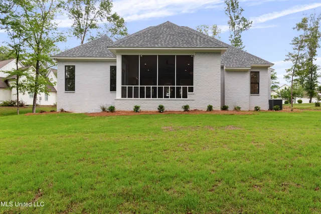 $888,500 | 231 Oakside Trail, Madison, MS 39110