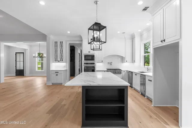 $888,500 | 231 Oakside Trail, Madison, MS 39110