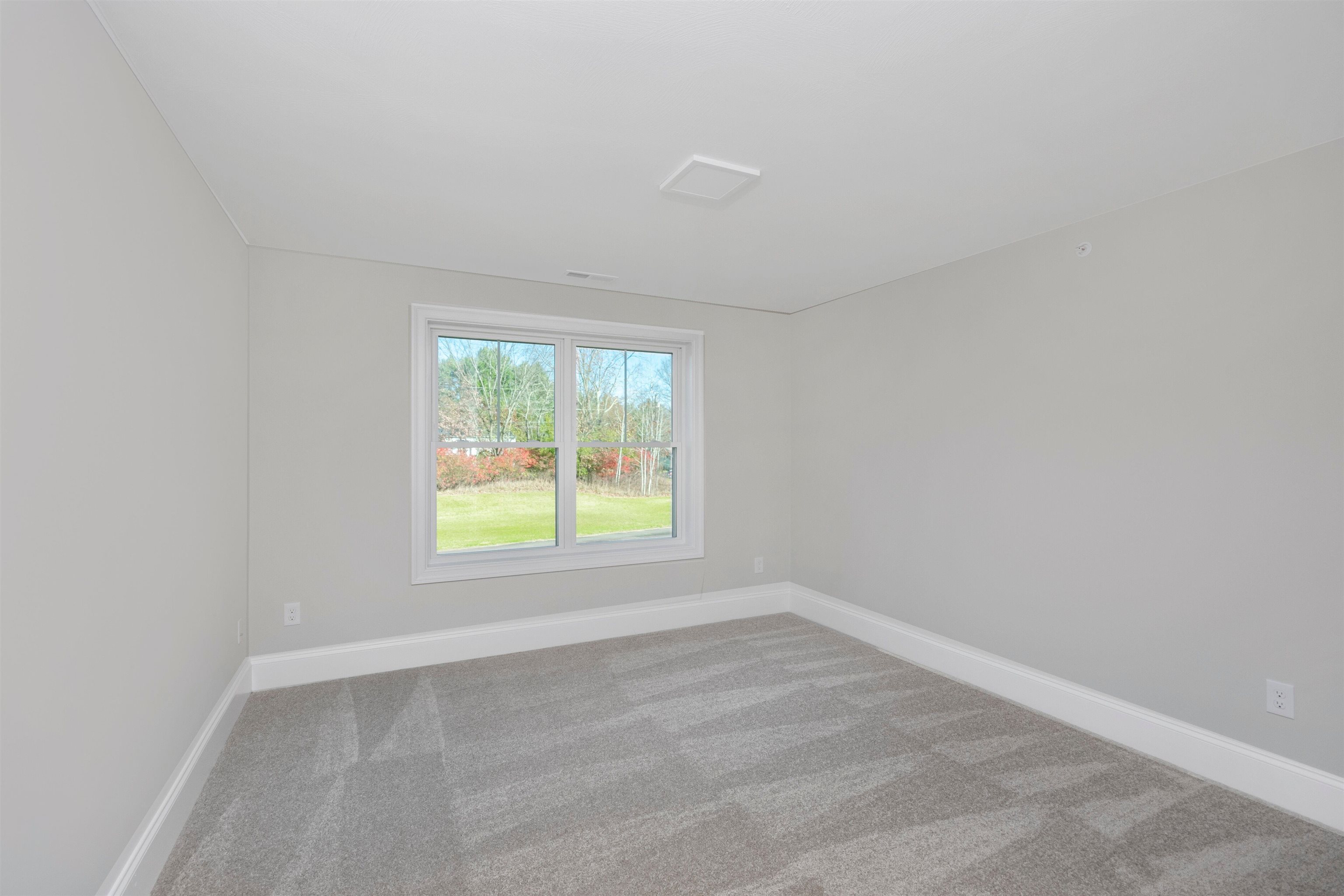 1 Hampton Lane Hudson, NH 03051 - Photo 20 of 40