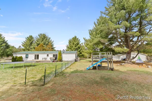 $319,900 | 4584 East Valeries Way Street, Newaygo, MI 49337