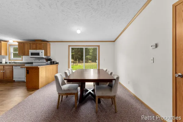 $319,900 | 4584 East Valeries Way Street, Newaygo, MI 49337