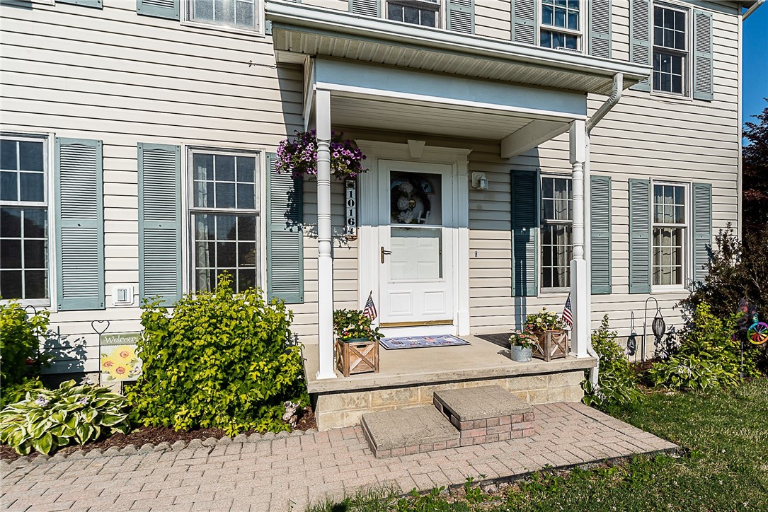 10164 Creek Road Pavilion, NY 14525 - Photo 3 of 34 Front step