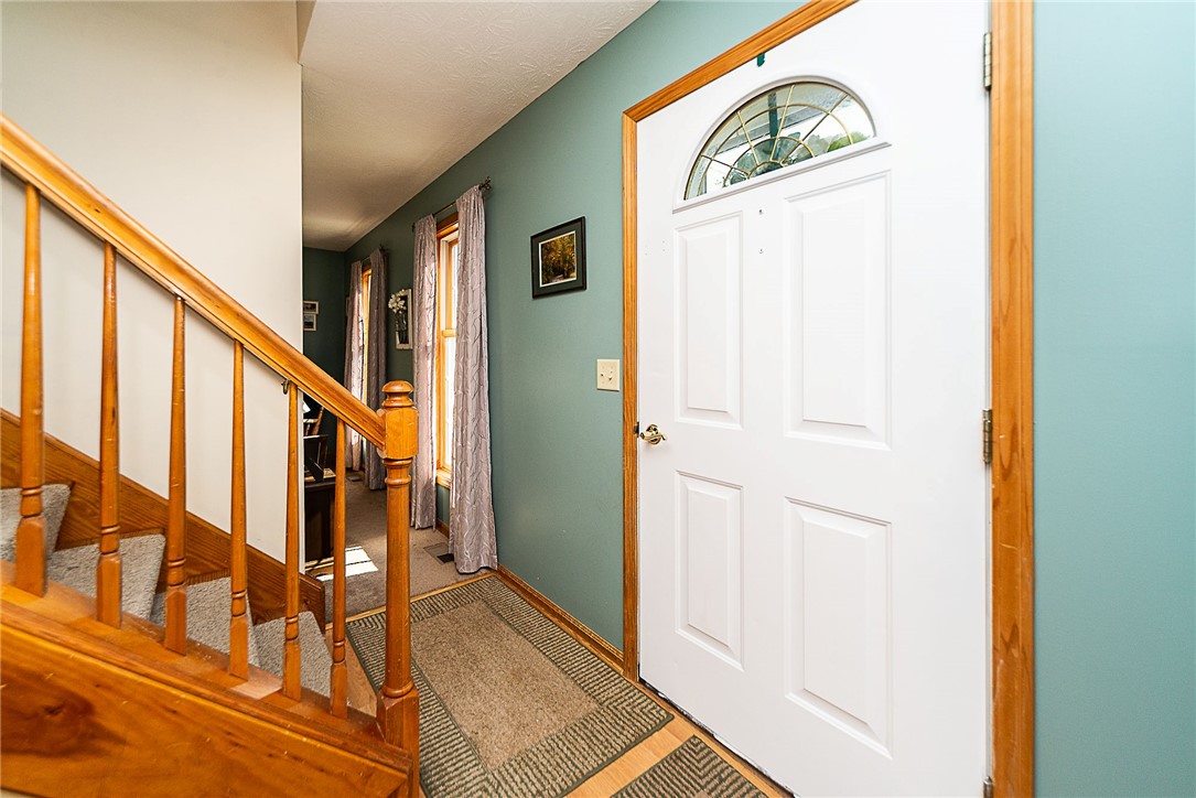 10164 Creek Road Pavilion, NY 14525 - Photo 4 of 34 Front entrance