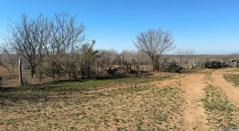 $125,000 | 1432 Cr 326, Jourdanton, TX 78026