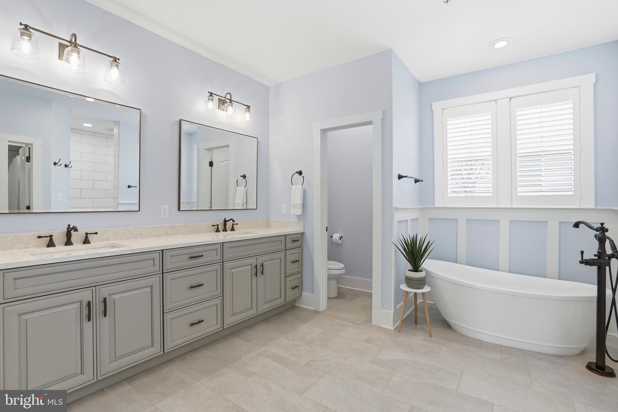 1264 Cambria Road Westminster, MD 21157 - Photo 28 of 49 Primary Bath