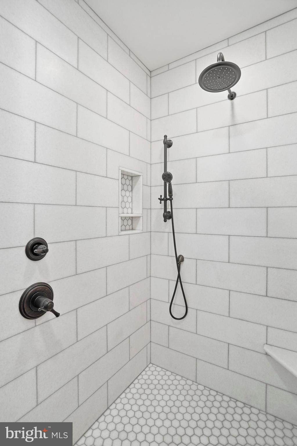 1264 Cambria Road Westminster, MD 21157 - Photo 31 of 49 Primary Bath