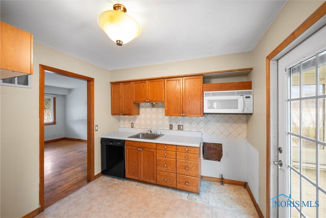706 North Byrne Road Toledo, OH 43607 - Photo 16 of 29 Gallery Image 16