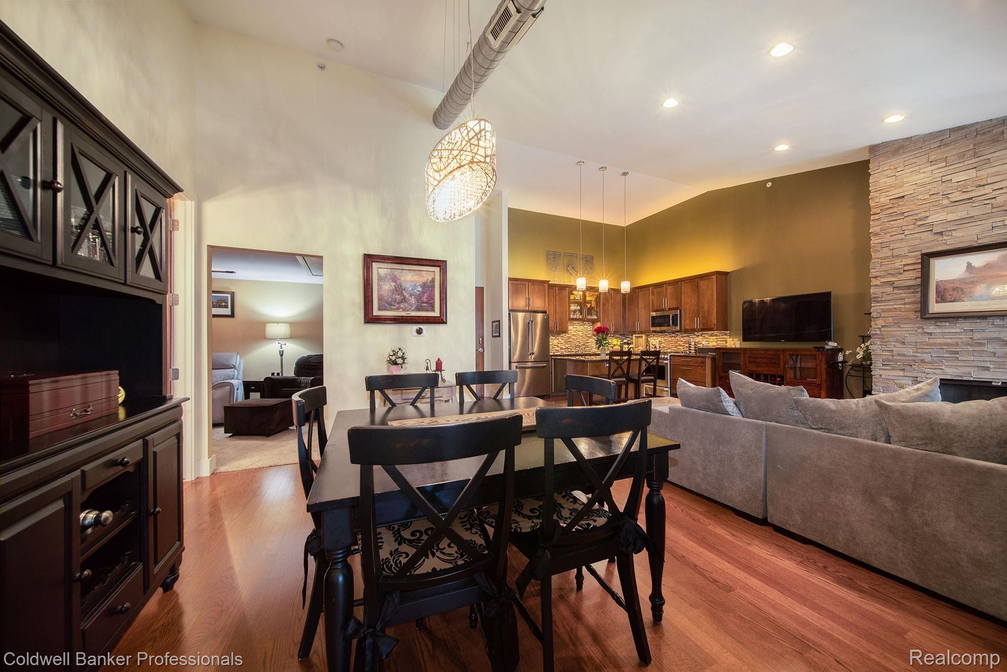 714 North Main Street, Unit 312 Rochester, MI 48307 - Photo 23 of 25 dining room