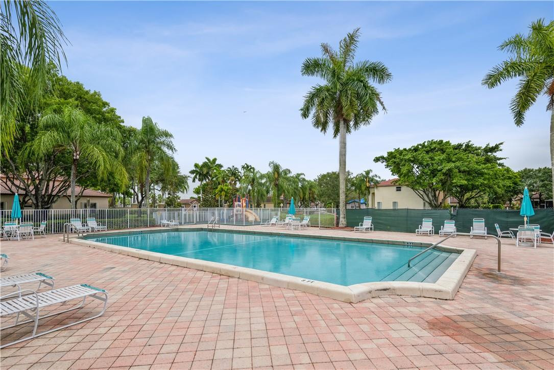 16135 Emerald Cove Road Weston, FL 33331 - Photo 16 of 17 Community pool