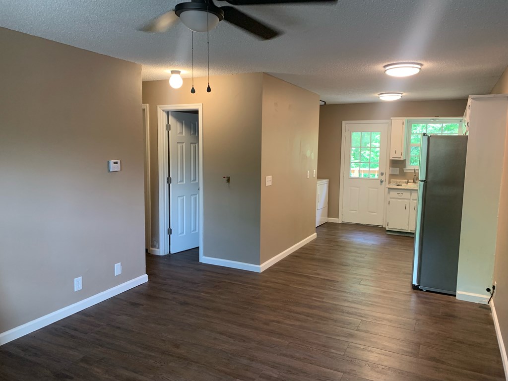 710 Corey Place Dalton, GA 30721 - Photo 3 of 18 Gallery Image 3