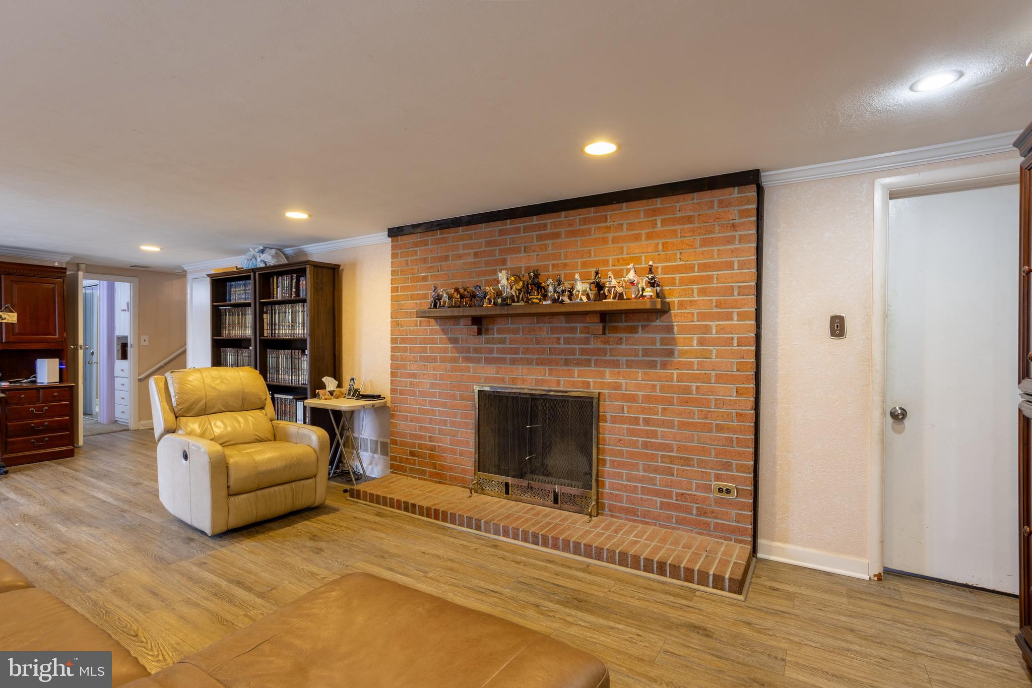 3215 Northbrook Road Baltimore, MD 21208 - Photo 31 of 50 a living room with furniture