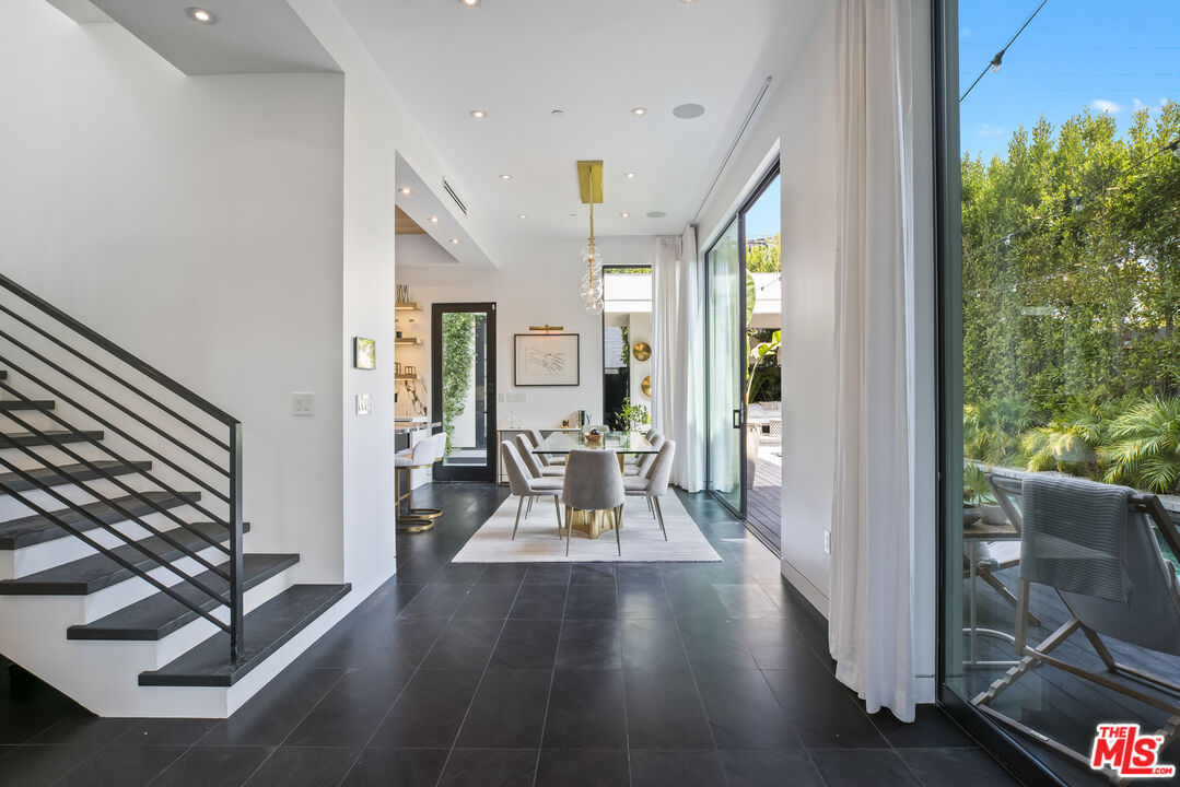 8929 Rangely Avenue West Hollywood, CA 90048 - Photo 11 of 32 Gallery Image 11