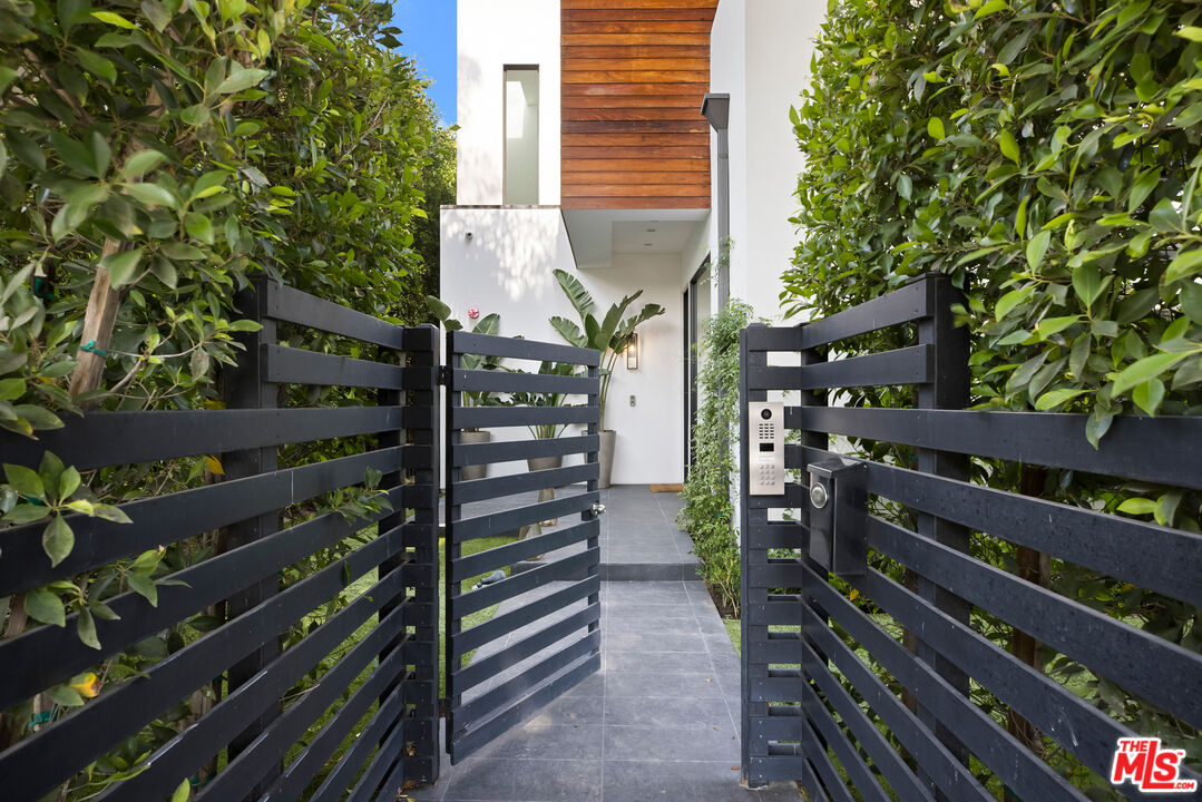8929 Rangely Avenue West Hollywood, CA 90048 - Photo 3 of 32 Gallery Image 3
