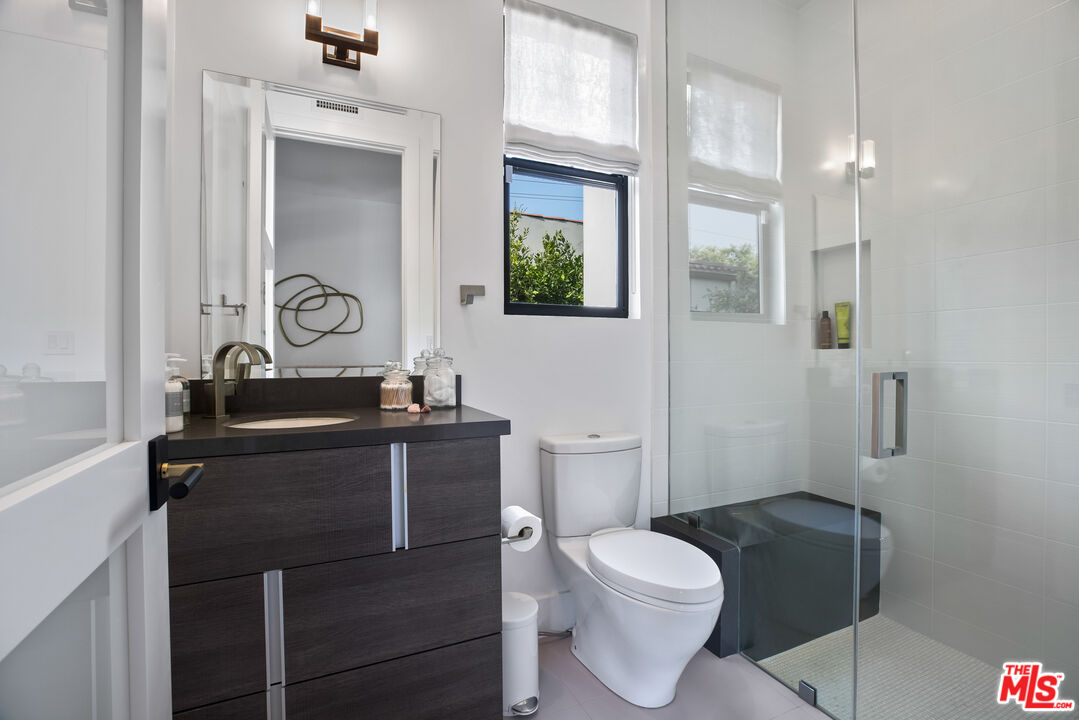 8929 Rangely Avenue West Hollywood, CA 90048 - Photo 27 of 32 Gallery Image 27
