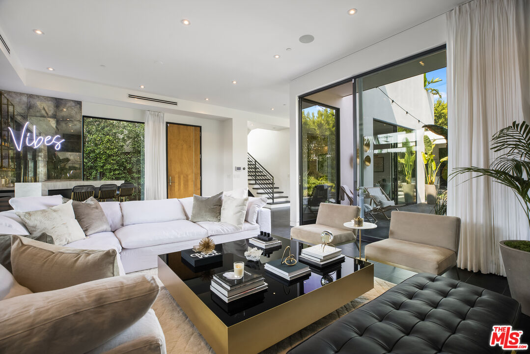 8929 Rangely Avenue West Hollywood, CA 90048 - Photo 5 of 32 Gallery Image 5