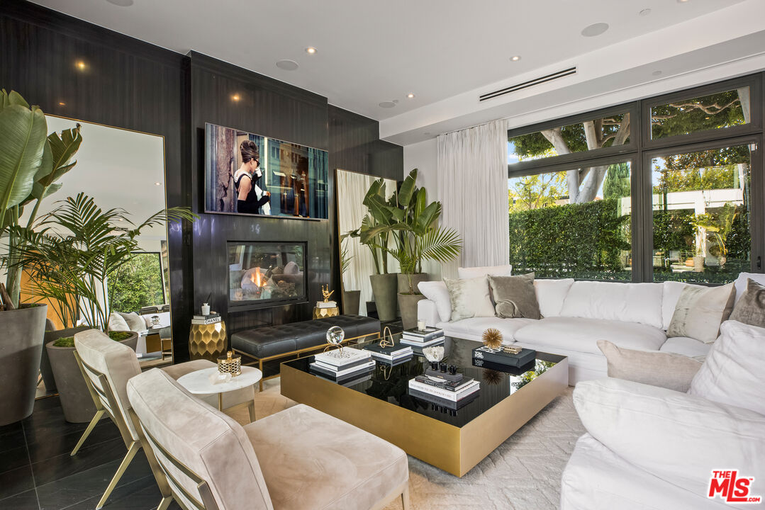 8929 Rangely Avenue West Hollywood, CA 90048 - Photo 7 of 32 Gallery Image 7
