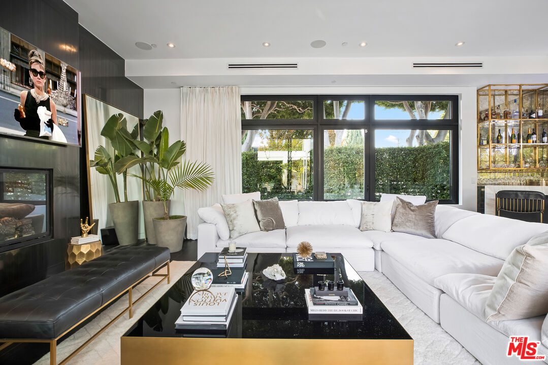 8929 Rangely Avenue West Hollywood, CA 90048 - Photo 8 of 32 Gallery Image 8