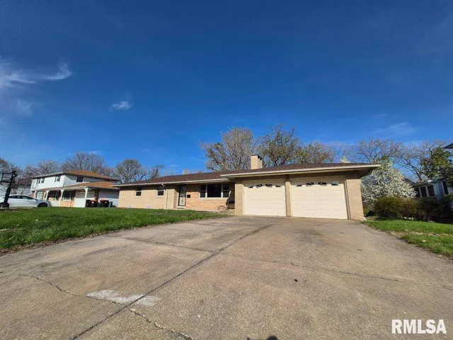 $191,000 | 3720 North St Michael Avenue, Peoria, IL 61615