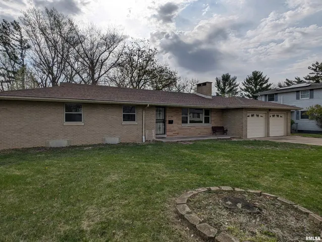 $189,900 | 3720 North St Michael Avenue, Peoria, IL 61615