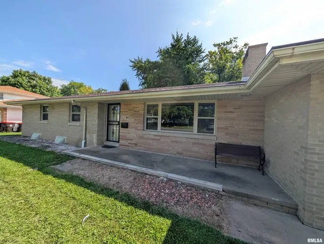 $189,900 | 3720 North St Michael Avenue, Peoria, IL 61615