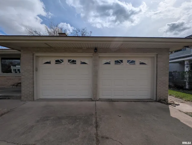 $191,000 | 3720 North St Michael Avenue, Peoria, IL 61615