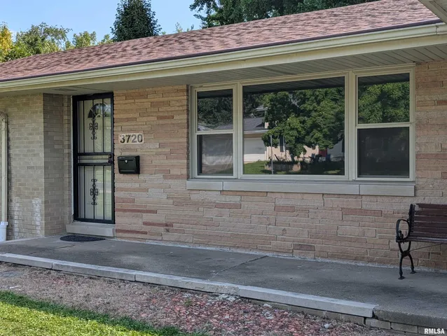 $189,900 | 3720 North St Michael Avenue, Peoria, IL 61615