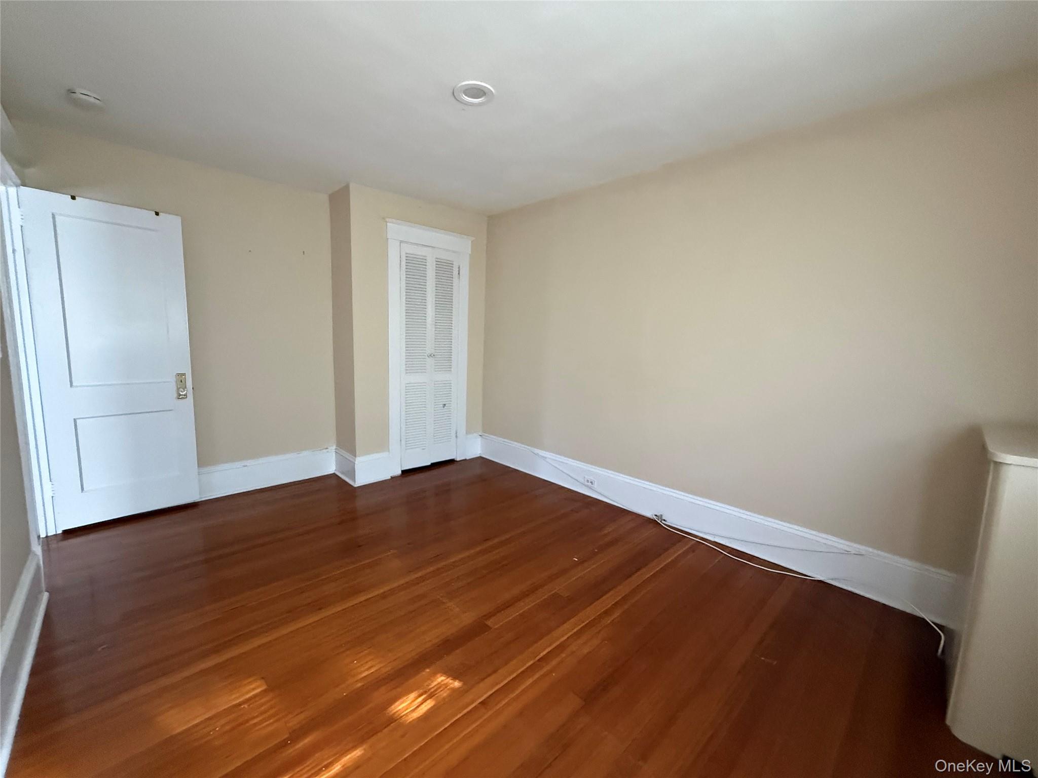15 Maple Grove Street Great Neck, NY 11023 - Photo 14 of 22