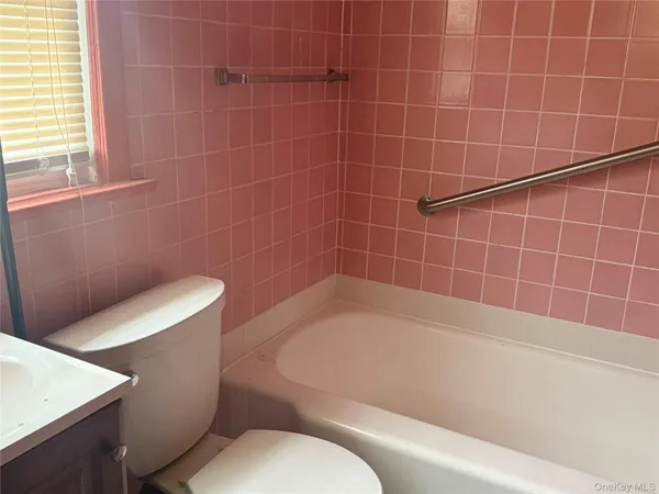 $5,500 | 15 Maple Grove Street, Great Neck, NY 11023