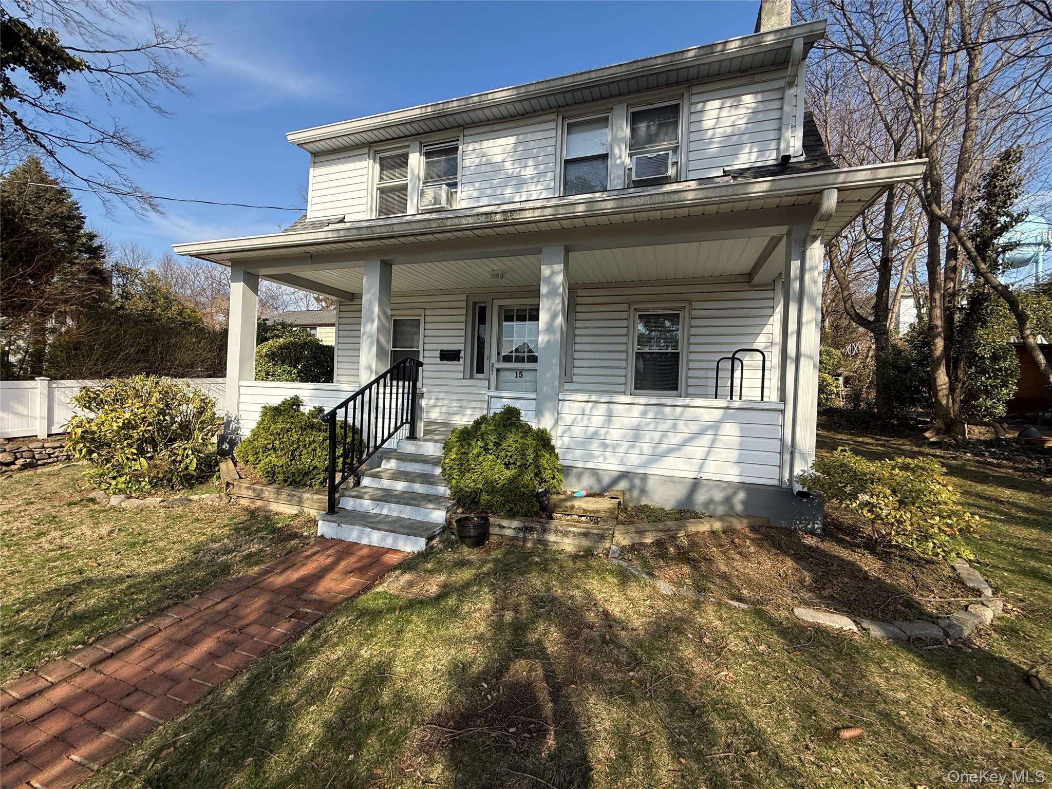 15 Maple Grove Street Great Neck, NY 11023 - Photo 2 of 22