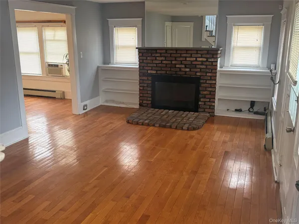 $5,500 | 15 Maple Grove Street, Great Neck, NY 11023