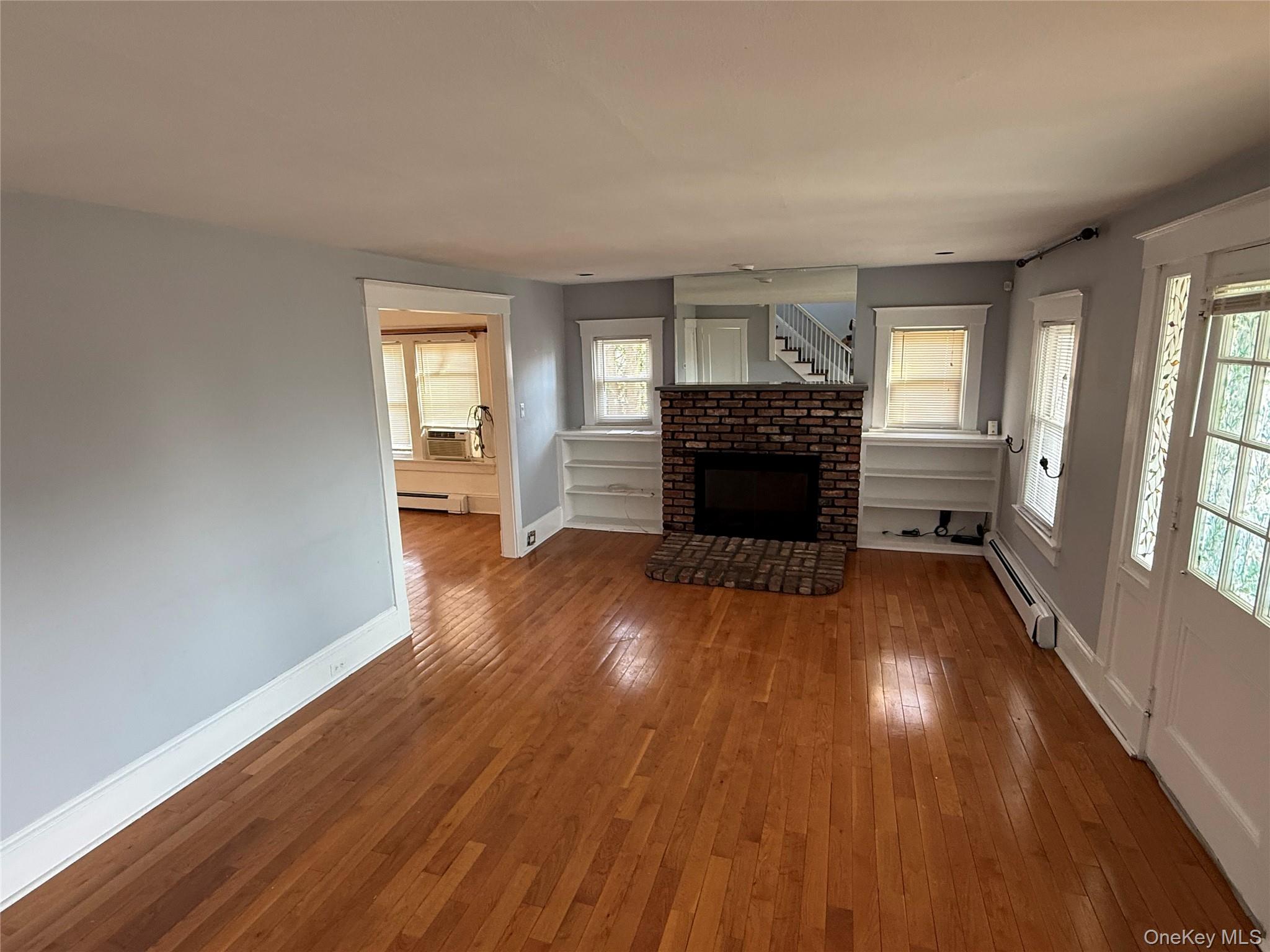 15 Maple Grove Street Great Neck, NY 11023 - Photo 3 of 22