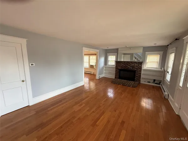 $5,500 | 15 Maple Grove Street, Great Neck, NY 11023