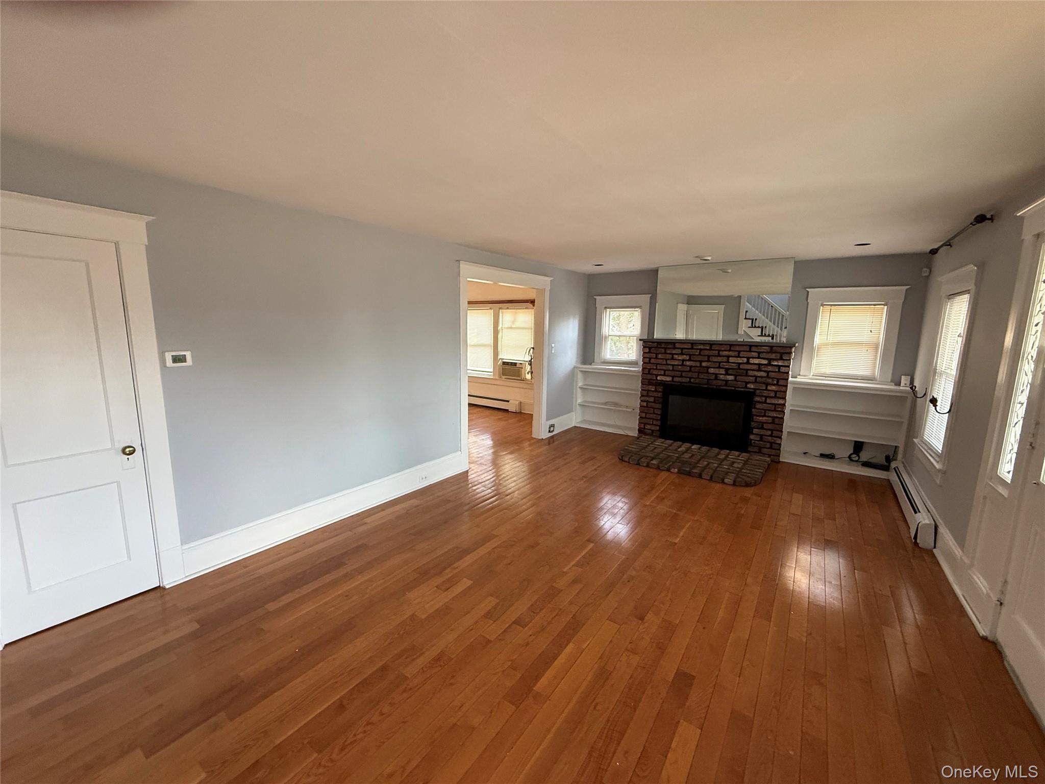 15 Maple Grove Street Great Neck, NY 11023 - Photo 4 of 22