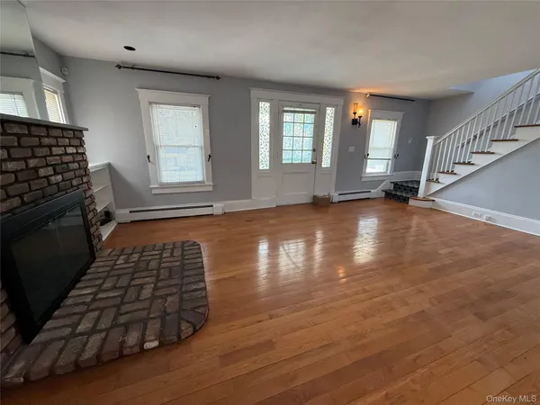 $5,500 | 15 Maple Grove Street, Great Neck, NY 11023