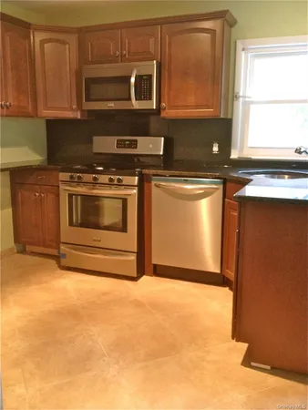 $5,500 | 15 Maple Grove Street, Great Neck, NY 11023