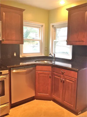 $5,500 | 15 Maple Grove Street, Great Neck, NY 11023
