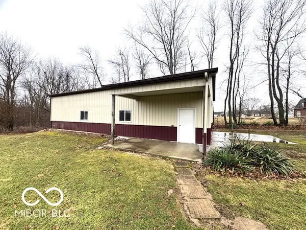 $374,900 | 1301 North Maple Street, Veedersburg, IN 47987