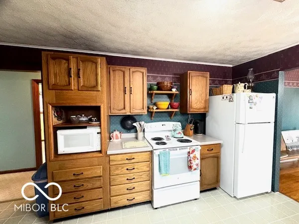 $374,900 | 1301 North Maple Street, Veedersburg, IN 47987