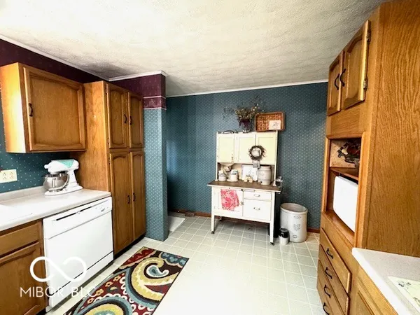 $374,900 | 1301 North Maple Street, Veedersburg, IN 47987