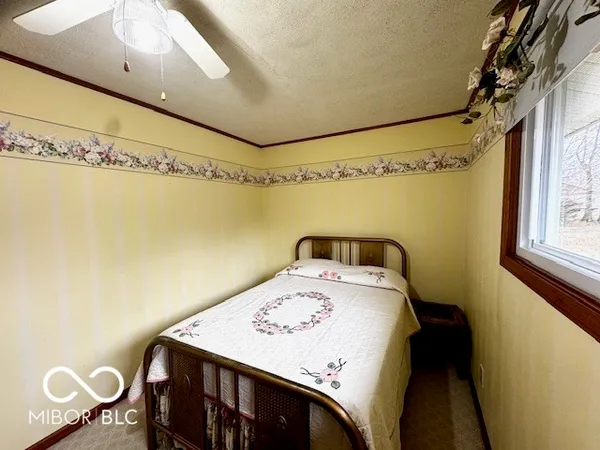 $374,900 | 1301 North Maple Street, Veedersburg, IN 47987