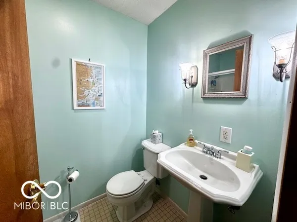 $374,900 | 1301 North Maple Street, Veedersburg, IN 47987